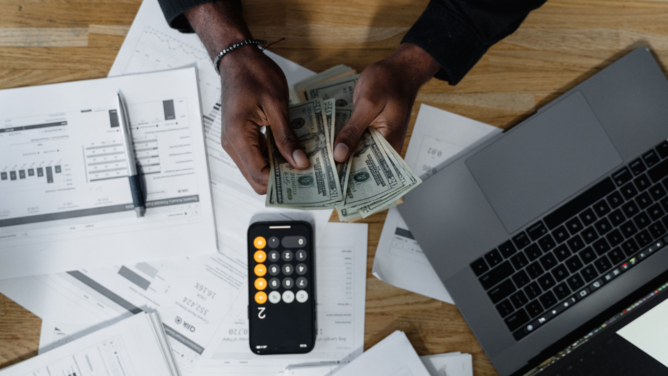 Average Salary in US: 2025 Industry Insights